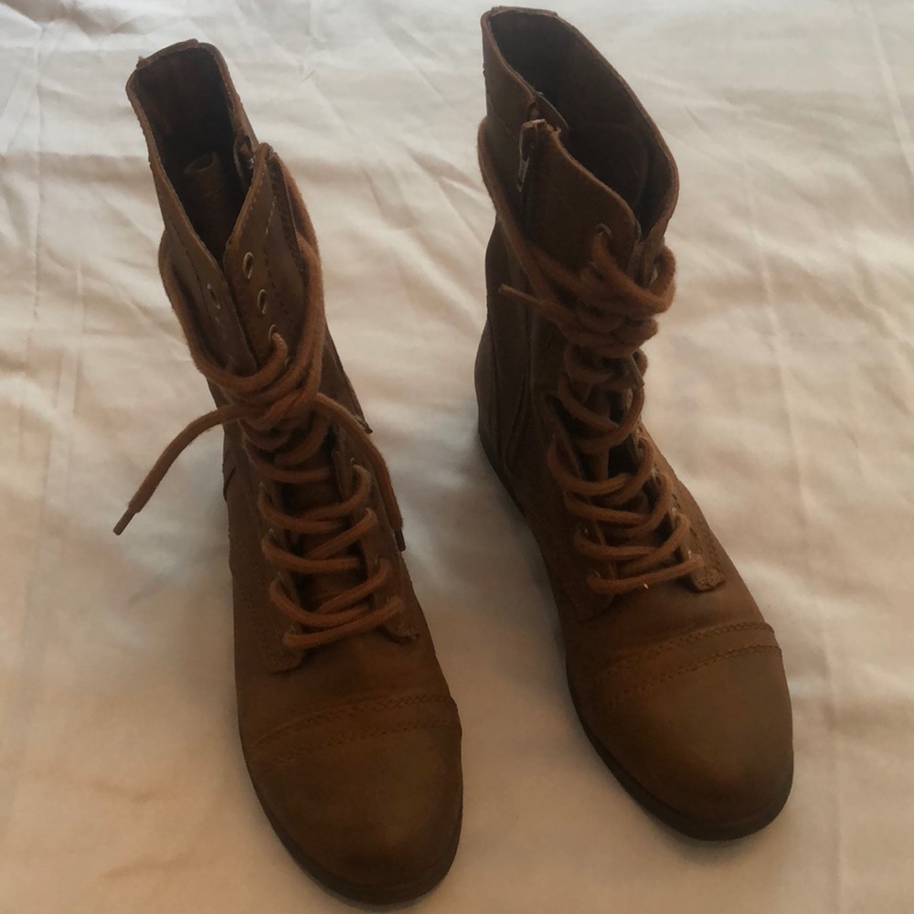 Brown Boots. Lace and zipper